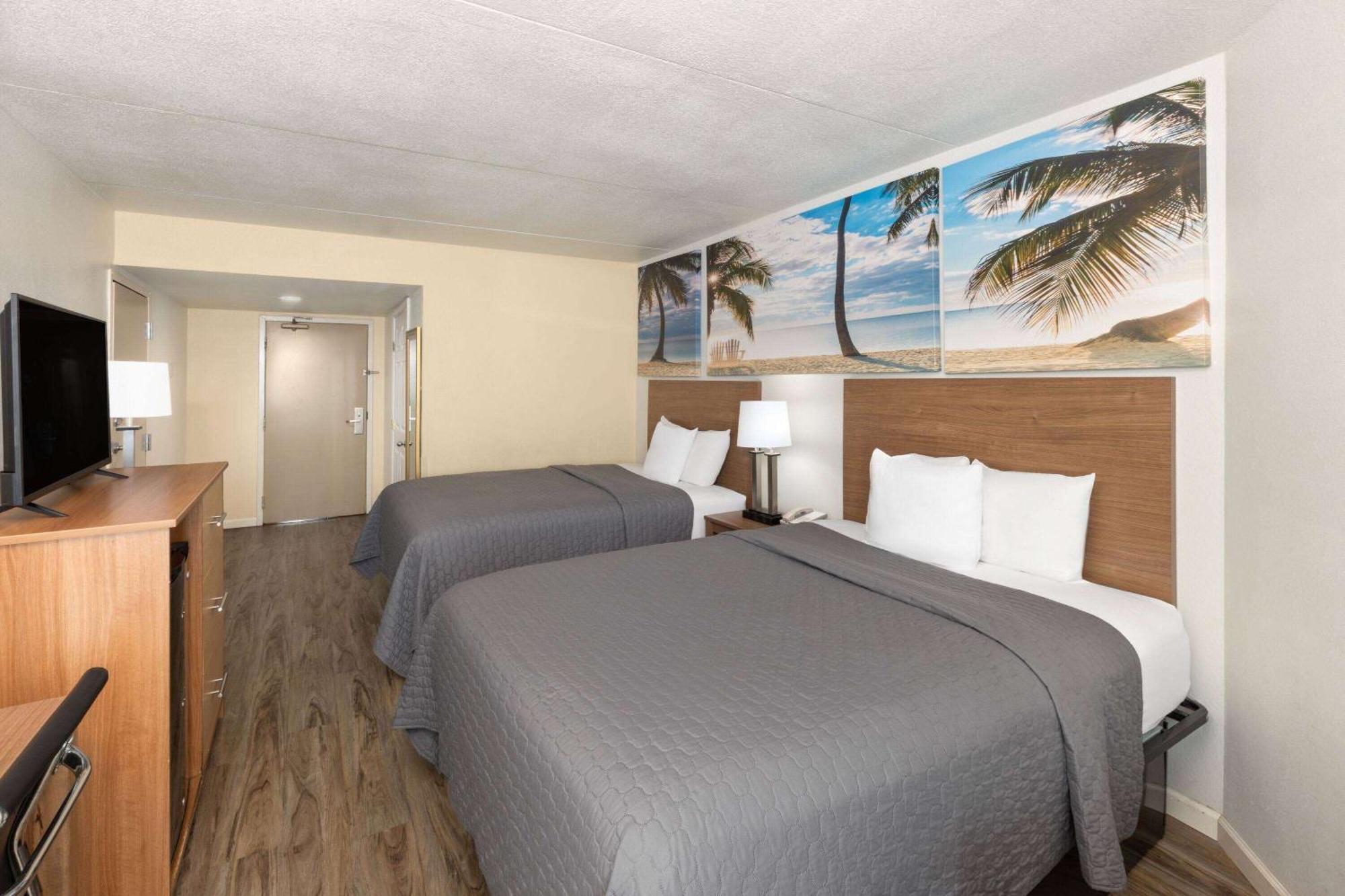 Days Inn By Wyndham Biloxi Beach Exterior photo
